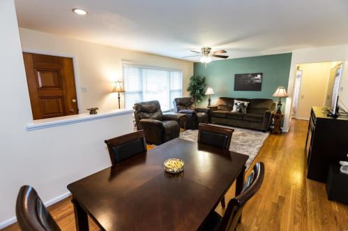 6413 Kingsway Dr, Saint Louis MO 63123-1529 exterior