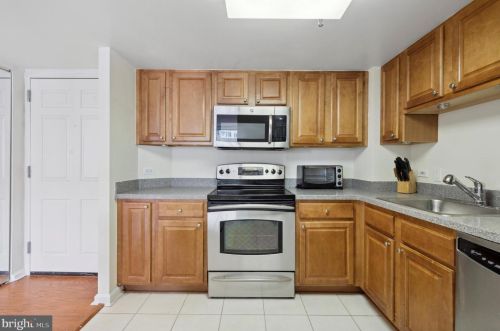 2001 Hamilton St, Philadelphia PA  19130-4298 exterior