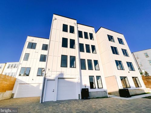 1262 Holbrook Ter, Washington DC  20002-2704 exterior