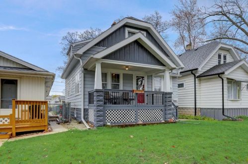 514 64th St, Milwaukee, WI 53213-4050
