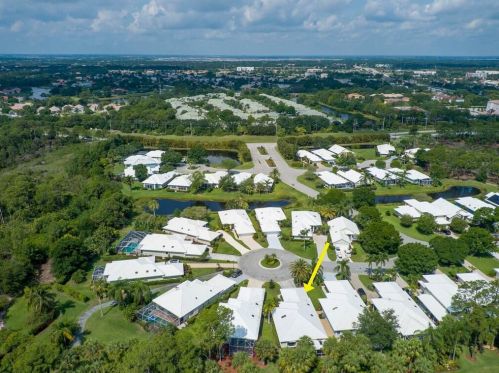 441 Fairway Lndg, Fort Pierce FL  34986-2168 exterior