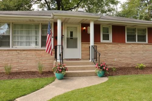 1316 Ash St, Waukegan IL 60085-1832 exterior