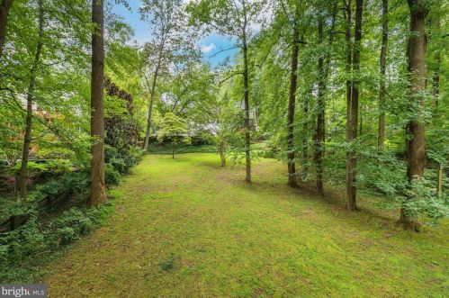 1926 Massachusetts Ave, Mc Lean VA 22101-4907 exterior