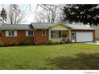 124 Mascot Dr, Rochester, NY 14626-1704