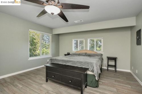 1180 Ridgemont Pl, Concord CA 94521-4831 exterior