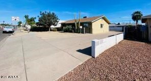 3235 20th St, Phoenix, AZ 85016-7242