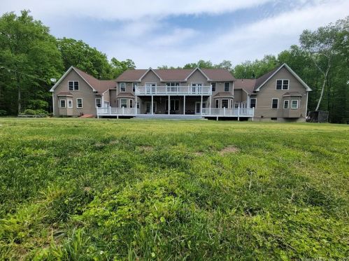 166 Abbott Rd, Ellington CT  06029-3604 exterior