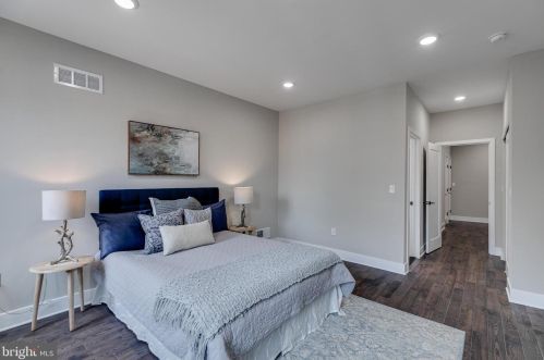 1013 24th St, Philadelphia PA  19146-2543 exterior