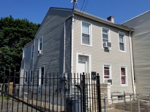 12 Southard St, Paterson NJ 07501-3113 exterior