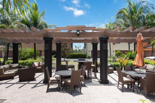 9055 Capistrano St, Naples FL 34113-3394 exterior