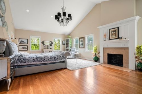 235 Warren St, Brookline MA 02445-5942 exterior