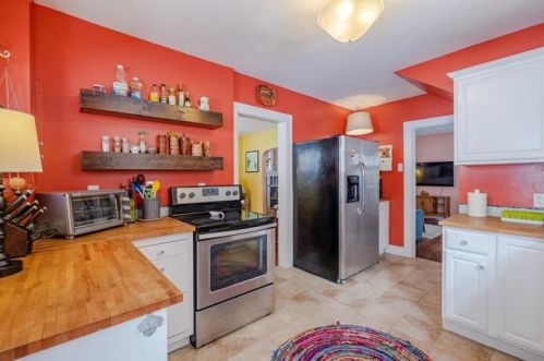 1041 Biltmore Ave, Pittsburgh PA 15216-2305 exterior