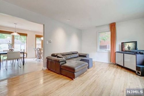 54 Jewett Ave, Tenafly NJ  07670-1903 exterior