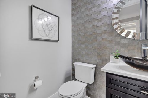 1864 Kirby Rd, Mc Lean VA 22101-5326 exterior