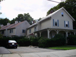 52 River St, Newton, MA 02465-1854