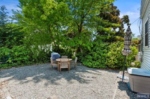 16 Vly Pl, Edgewater NJ 07020-1311 exterior