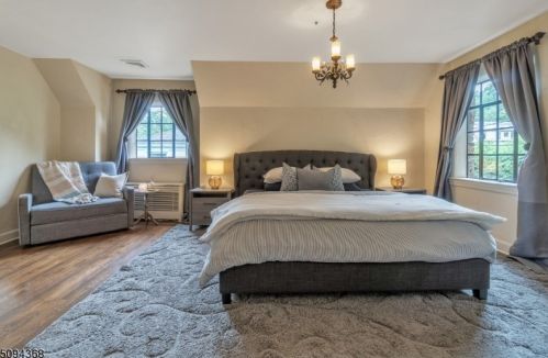 30 Undercliff Ter, Town Center NJ 07052-3929 exterior