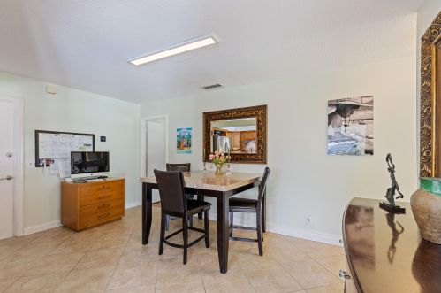 147 25 Ave, Boynton Beach FL 33426-8790 exterior