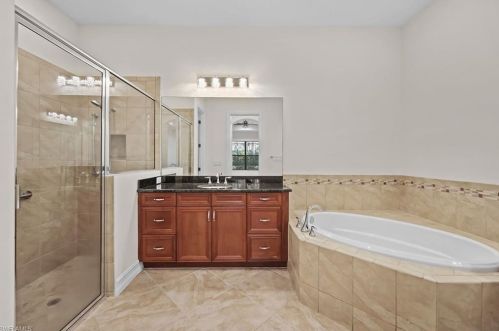 7393 Moorgate Pt Way, Naples FL 34113-5103 exterior