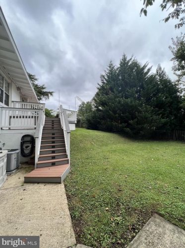 1807 Youngblood St, Mc Lean VA  22101-5244 exterior