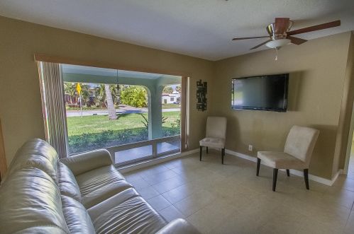 116 8th St, Boca Raton, FL 33432-2628