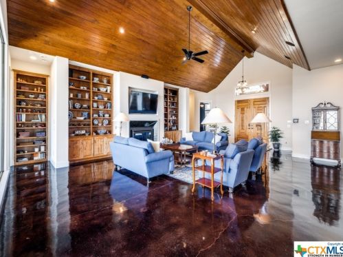 1009 Bluewater Pl, Spring Branch TX 78070-5485 exterior