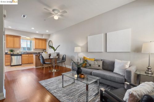 727 San Pablo Ave, Berkeley, CA 94706-1195