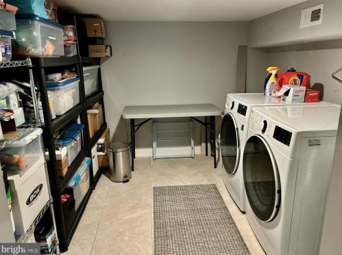 2423 Iseminger St, Philadelphia PA  19148-3517 exterior