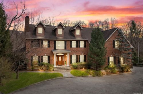 34 High St, Armonk NY 10504-1224 exterior