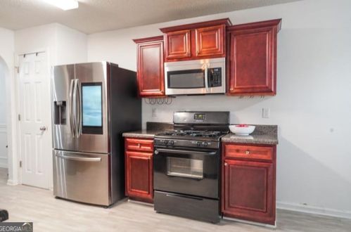 1942 Eshelman Ct, Atlanta GA  30349-7518 exterior