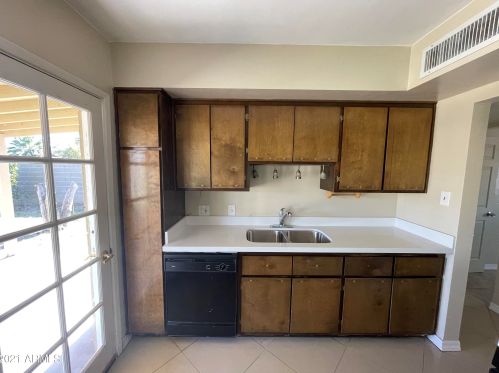 6739 33rd Ave, Phoenix AZ 85041-6332 exterior