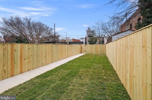 1613 Capitol St, Washington DC  20003-1620 exterior