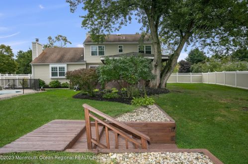 99 4 Winds Dr, Middletown NJ 07748-3134 exterior