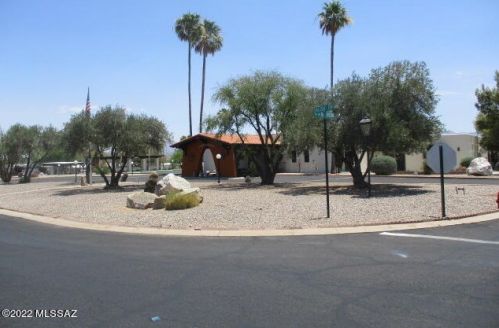 225 Mora Dr, Green Valley AZ 85614-4318 exterior