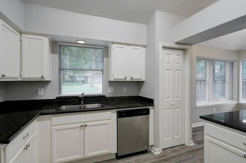 5003 Vlg Spg Dr, Humble TX 77339-7603 exterior