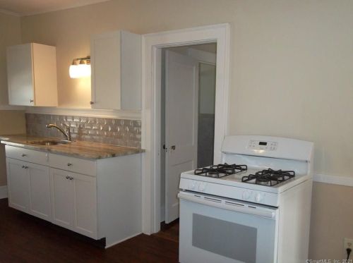 299 Monroe St, New Britain CT  06052-1741 exterior