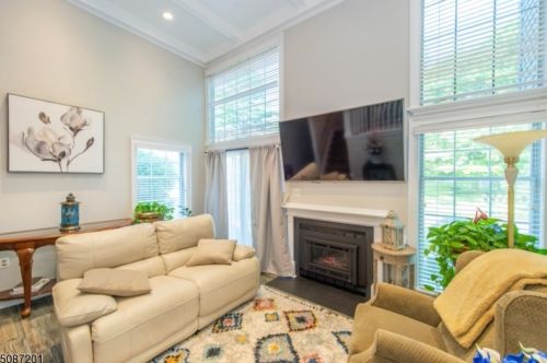 27 Grosbeak Dr, Hackettstown NJ  07840-3333 exterior