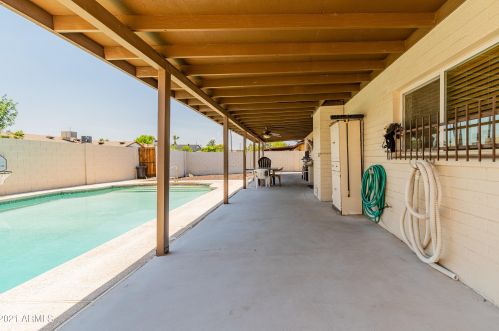 3401 Crocus Dr, Phoenix AZ 85032-5419 exterior