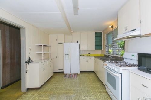 1142 Kamaile St, Honolulu, HI 96814-2805