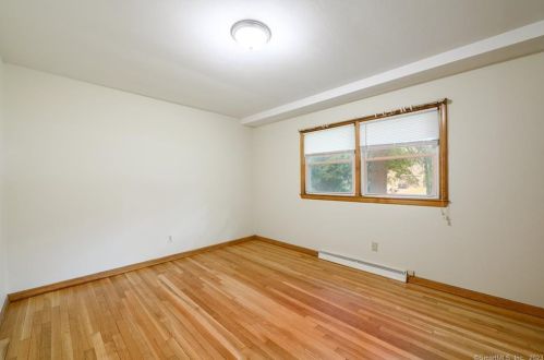 38 Belvedere Rd, North Haven CT 06473-3911 exterior