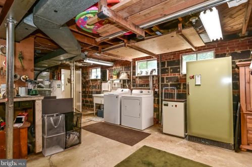 5615 Chase Ct, Alexandria VA 22312-6318 exterior