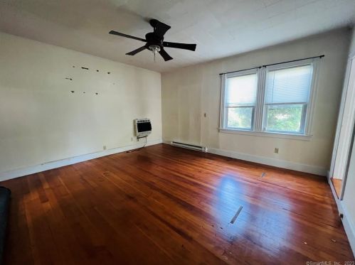 19 Franklin St, Killingly, CT 06239-3504