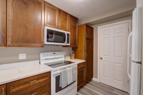 3282 Stonecreek Dr, Madison WI 53719-5250 exterior