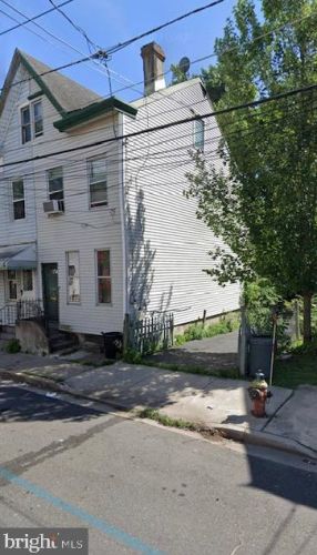 135 Fountain Ave, Trenton, NJ 08618-3825