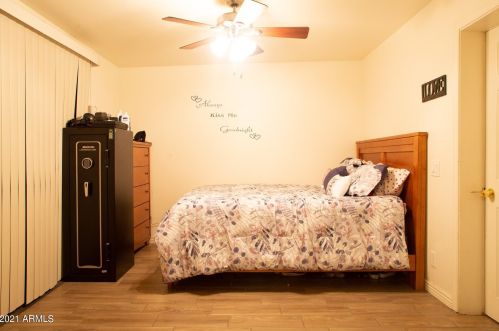 1818 50 Dr, Phoenix AZ 85031-1324 exterior