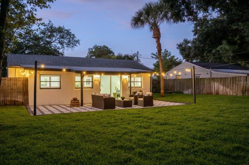 3912 Bay View Ave, Tampa FL  33611-1234 exterior