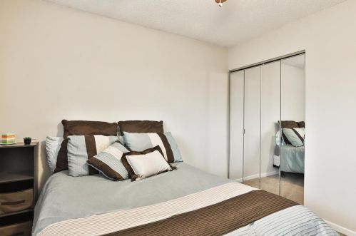 5321 Staely Ave, Saint Louis MO 63123-3652 exterior