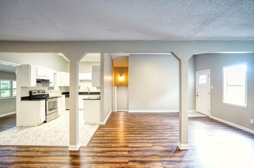 1669 Mary George Ave, Atlanta, GA 30318-3509