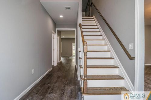 6 Dayton Rd, Edison NJ  08817-4007 exterior