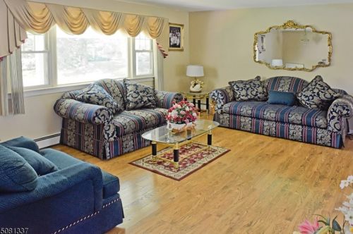 23 Lord Stirling Dr, Parsippany, NJ 07054-4349